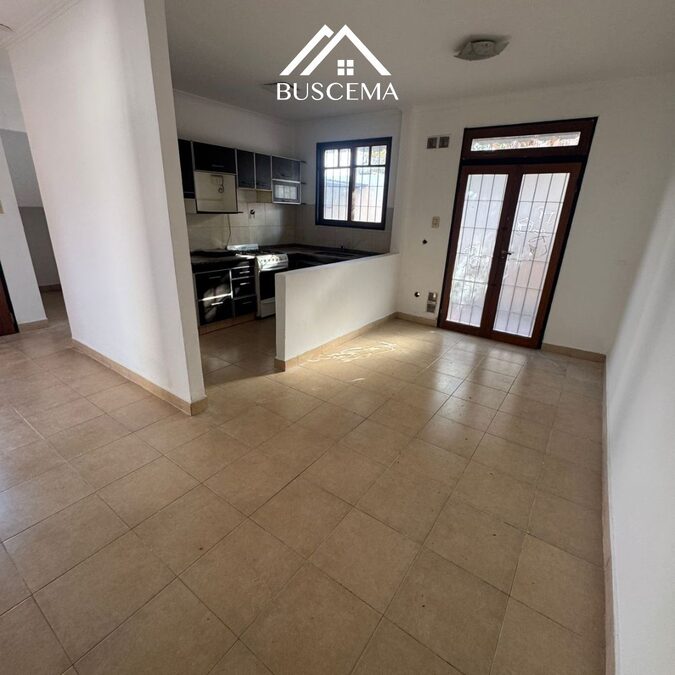ALQUILER DE CASA EN BARRIO CERRADO - ZONA PARACAO