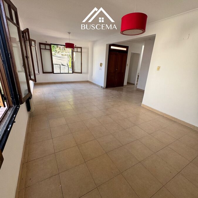 ALQUILER DE CASA EN BARRIO CERRADO - ZONA PARACAO