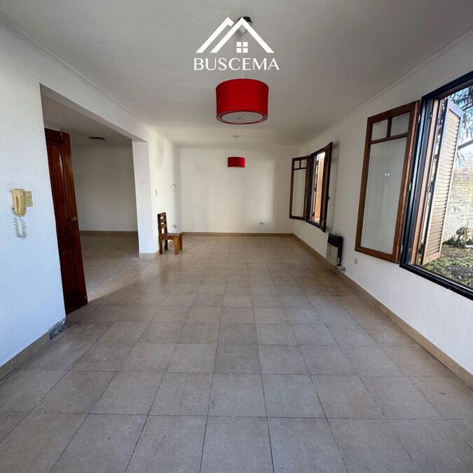 ALQUILER DE CASA EN BARRIO CERRADO - ZONA PARACAO