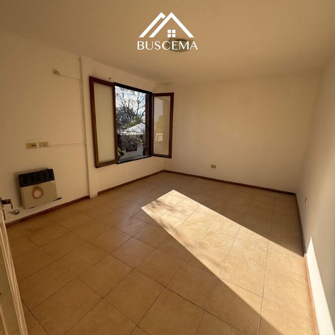 ALQUILER DE CASA EN BARRIO CERRADO - ZONA PARACAO