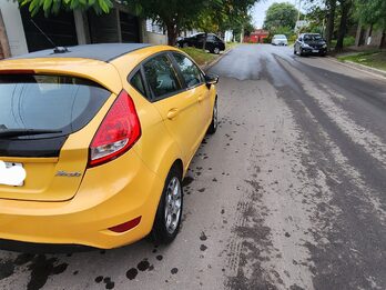 Vendo Ford Fiesta Kinetic 1.6, 5 puertas titanium modelo 2011. Versión full