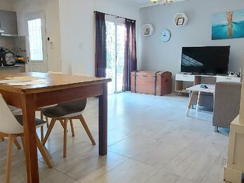 VENDO IMPECABLE CASA EN ORO VERDE,  PILETA, VERDE