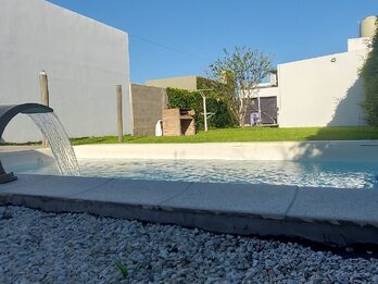 VENDO IMPECABLE CASA EN ORO VERDE,  PILETA, VERDE