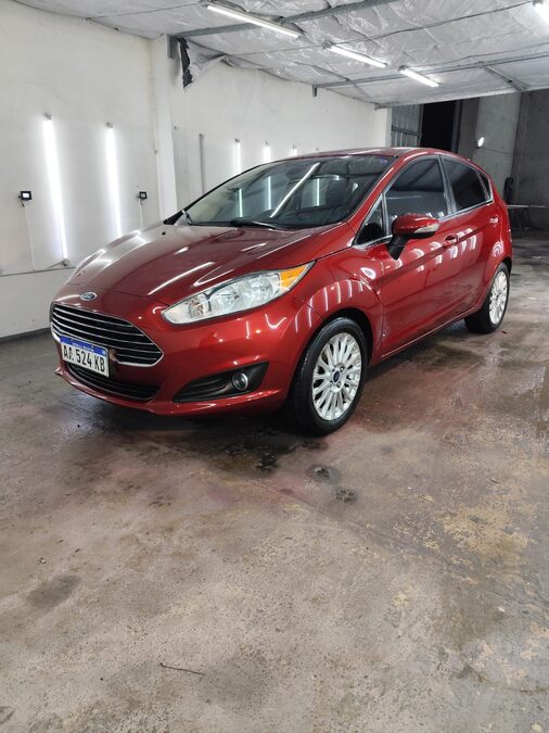 Ford Fiesta Kinetic 1.6 Titanium 2016