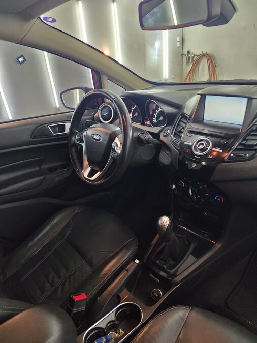 Ford Fiesta Kinetic 1.6 Titanium 2016