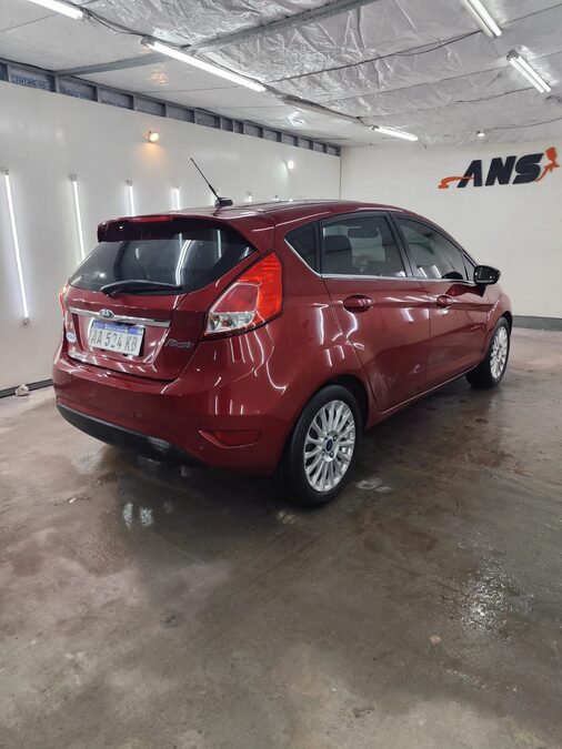 Ford Fiesta Kinetic 1.6 Titanium 2016