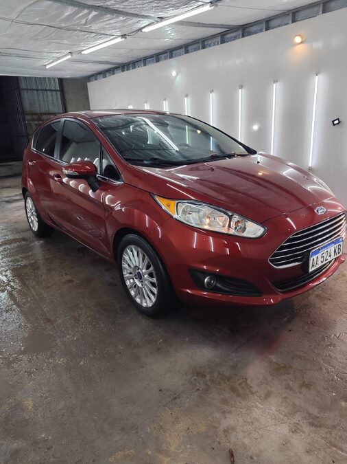 Ford Fiesta Kinetic 1.6 Titanium 2016