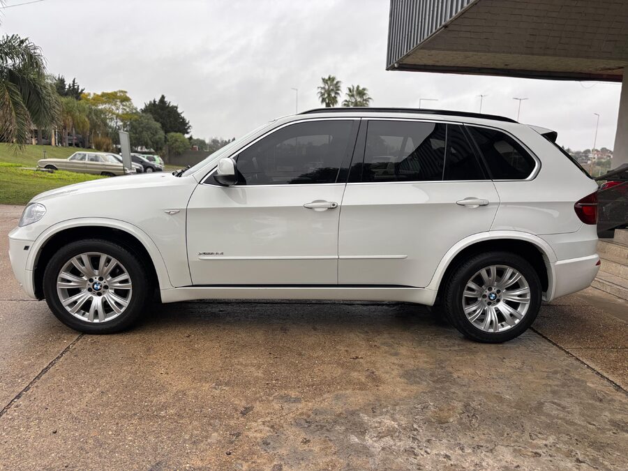 BMW X5 3.0S EXECUTIVE STEPTRONIC. Recibo vehículos.