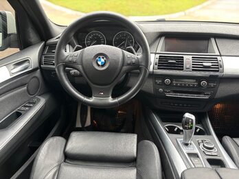 BMW X5 3.0S EXECUTIVE STEPTRONIC. Recibo vehículos.
