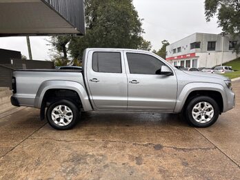 VOLKSWAGEN AMAROK 20TD 4X2 DC COMFORTLINE. Recibo vehículos.