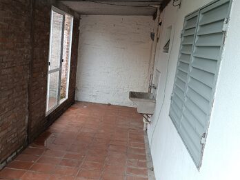 Se alquila casa dos dormitorios - calle Chajari