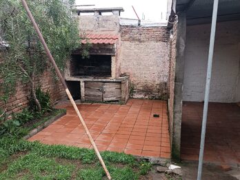 Se alquila casa dos dormitorios - calle Chajari
