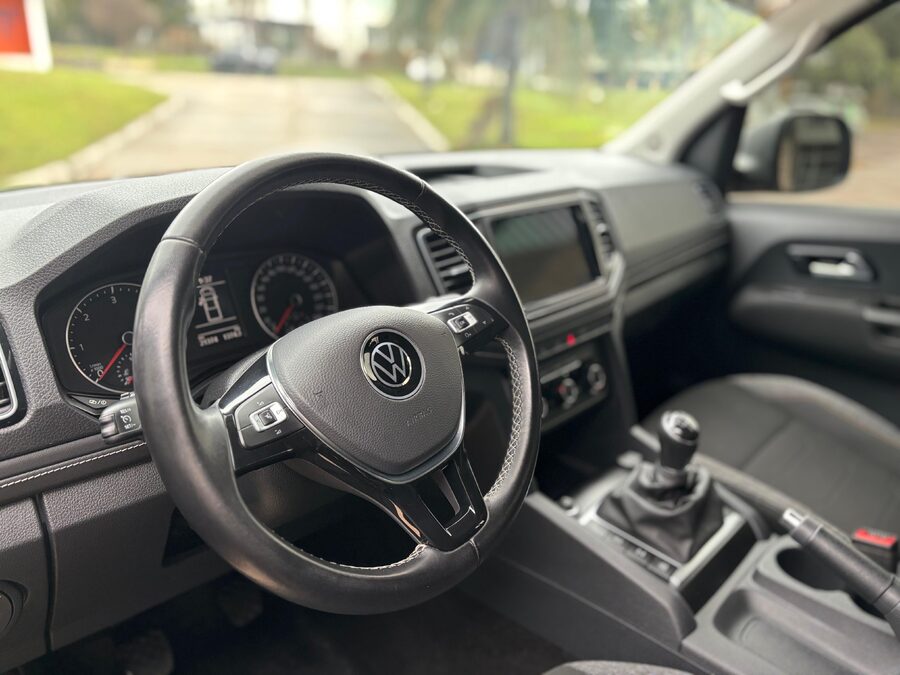 VOLKSWAGEN AMAROK 20TD 4X2 DC COMFORTLINE. Recibo vehículos.
