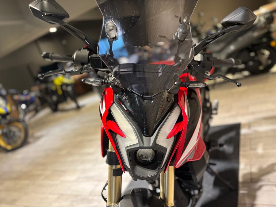 ROUSER NS 400. Recibo vehículos.