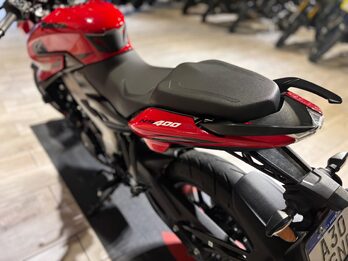 ROUSER NS 400. Recibo vehículos.