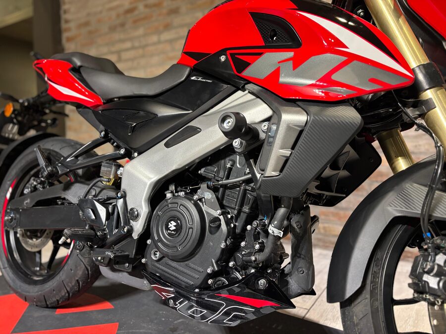 ROUSER NS 400. Recibo vehículos.