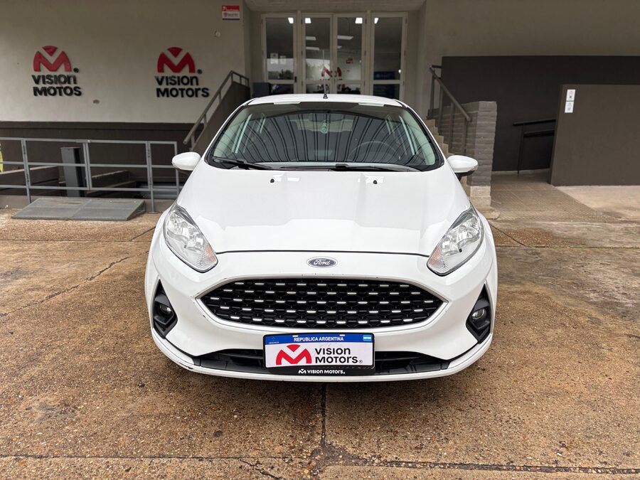 FORD FIESTA 1.6 SE. Recibo vehículos de menor y mayor valor.