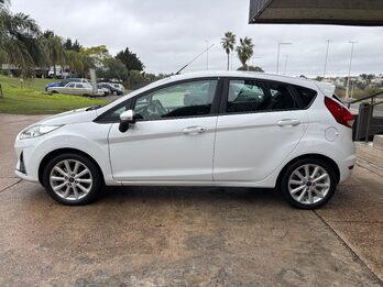 FORD FIESTA 1.6 SE. Recibo vehículos de menor y mayor valor.