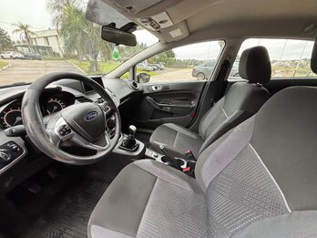 FORD FIESTA 1.6 SE. Recibo vehículos de menor y mayor valor.