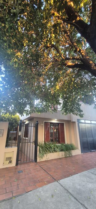 VENTA CASA / OVIDIO LAGOS  / 3DORM / 2 BAÑOS / QUINCHO / TERRAZA / COCHERA