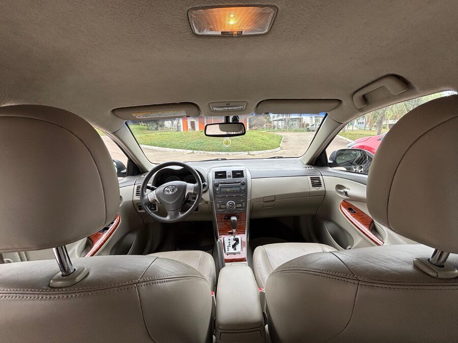 TOYOTA COROLLA 1.8 SE-G AT. Recibo vehículos de menor y mayor valor.
