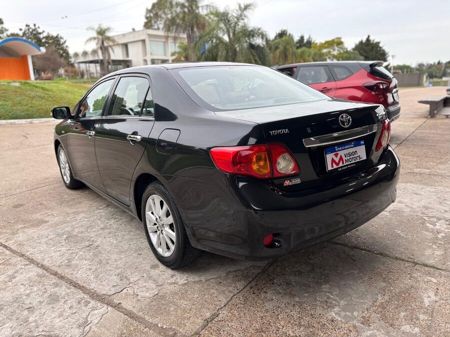 TOYOTA COROLLA 1.8 SE-G AT. Recibo vehículos de menor y mayor valor.