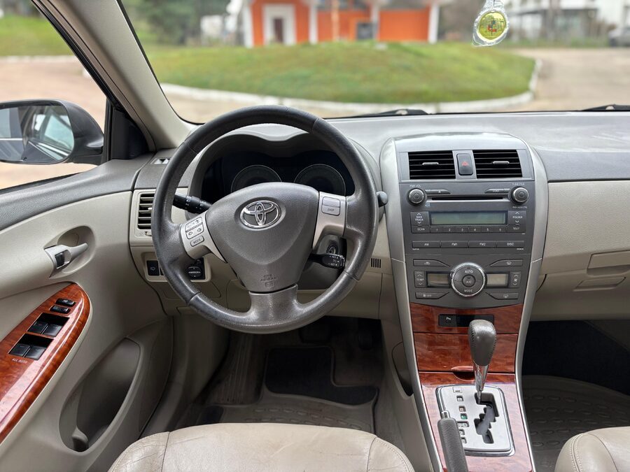 TOYOTA COROLLA 1.8 SE-G AT. Recibo vehículos de menor y mayor valor.