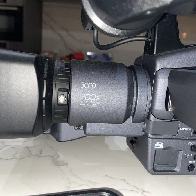 VIDEOCAMARA PROFESIONAL PANASONIC AG-HMC 71