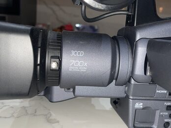 VIDEOCAMARA PROFESIONAL PANASONIC AG-HMC 71
