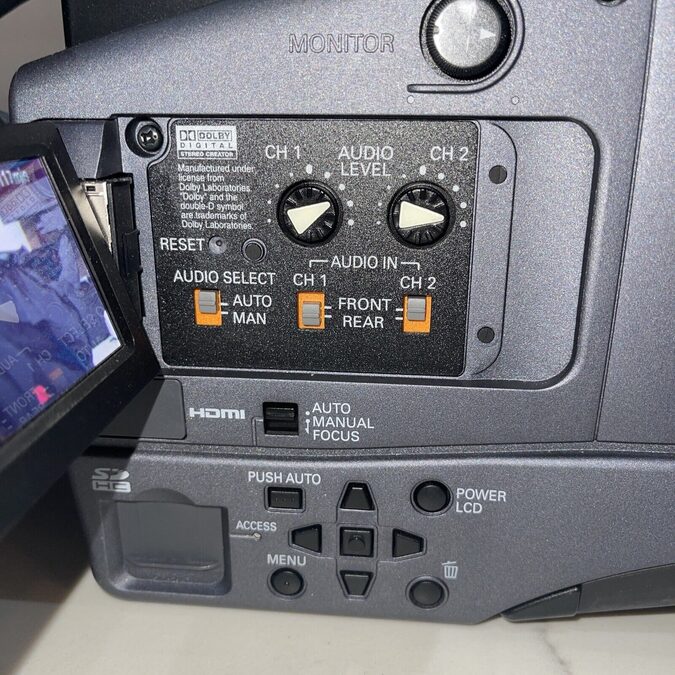 VIDEOCAMARA PROFESIONAL PANASONIC AG-HMC 71