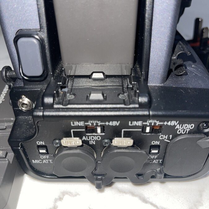 VIDEOCAMARA PROFESIONAL PANASONIC AG-HMC 71