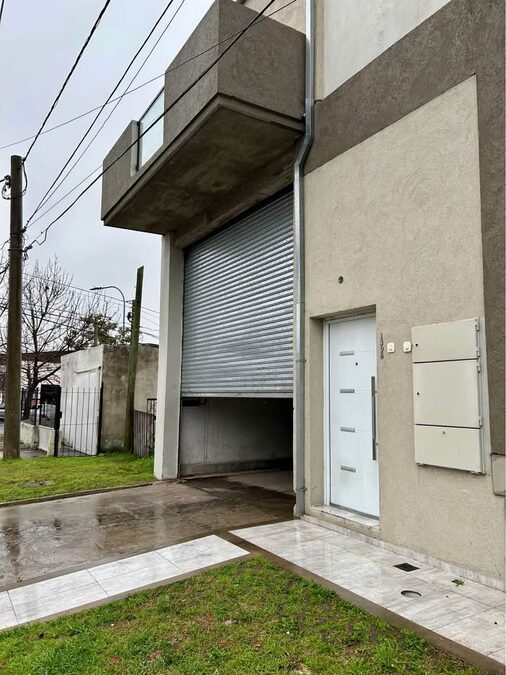 ALQUILER - GRAN GALPON ZONA RONDEAU Y BROWN