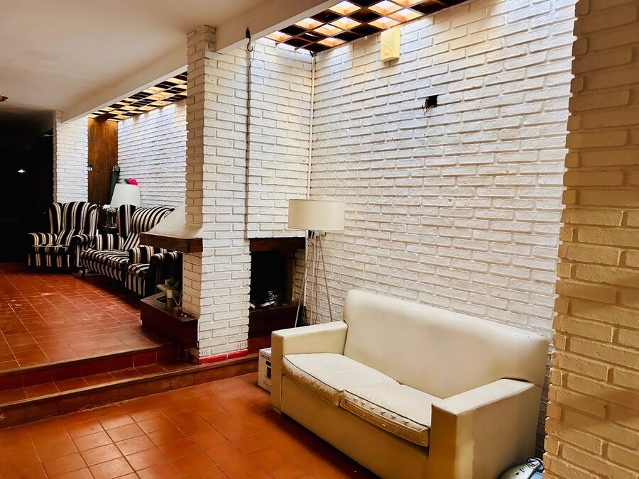 VENTA Casa de 3 DORM con cochera y pileta - Gdor. Sola 645