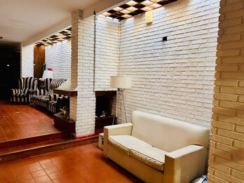 VENTA Casa de 3 DORM con cochera y pileta - Gdor. Sola 645