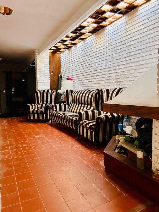 VENTA Casa de 3 DORM con cochera y pileta - Gdor. Sola 645
