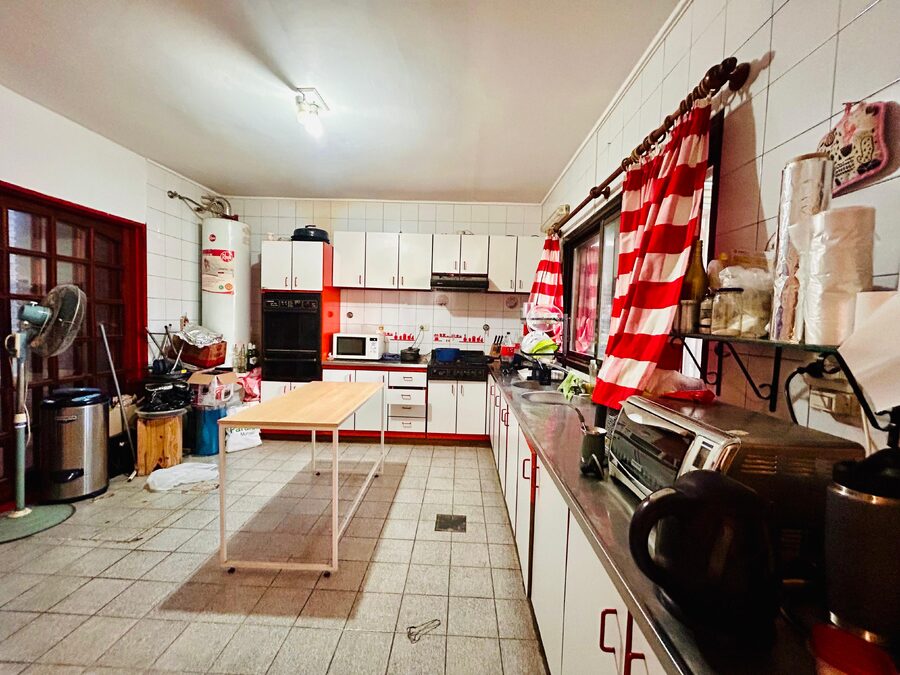 VENTA Casa de 3 DORM con cochera y pileta - Gdor. Sola 645