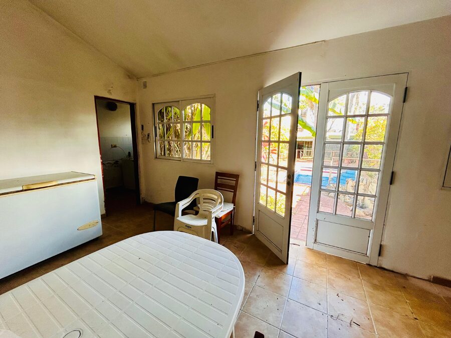 VENTA Casa de 3 DORM con cochera y pileta - Gdor. Sola 645