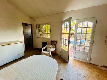VENTA Casa de 3 DORM con cochera y pileta - Gdor. Sola 645