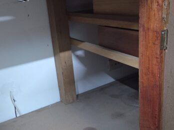 Mueble con cajones y puertas