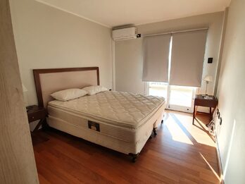 Alquilo departamento 2 dormitorios, cochera, zona Parque