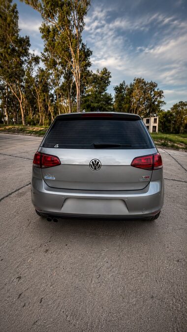 VOLKSWAGEN GOLF 1.4 TSI COMFORTLINE DSG MK7 - AÑO 2.016