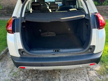 PEUGEOT 2008 1.6 FELINE L/22 M/T AÑO 2.023