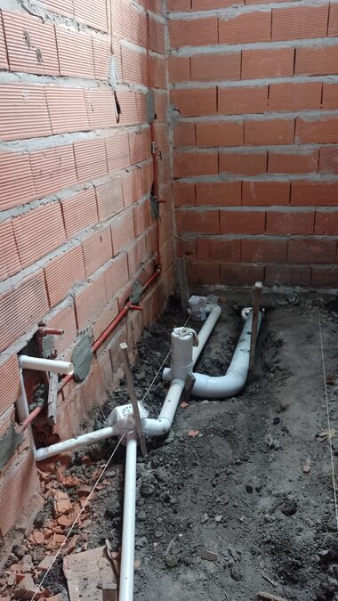 Realizo reparación de llovedura de techos y contrucción ect