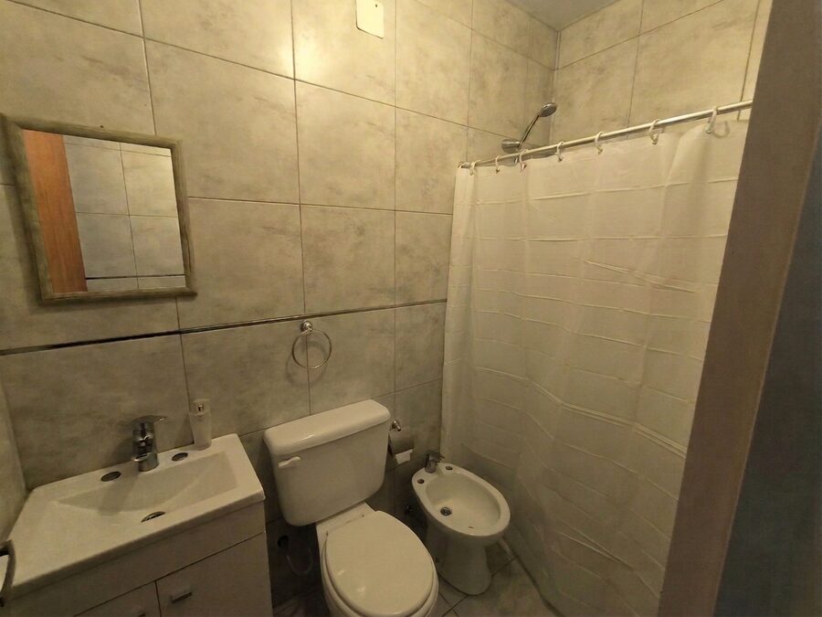 Hermosa casa quinta con pileta, playón deportivo y habitaciones