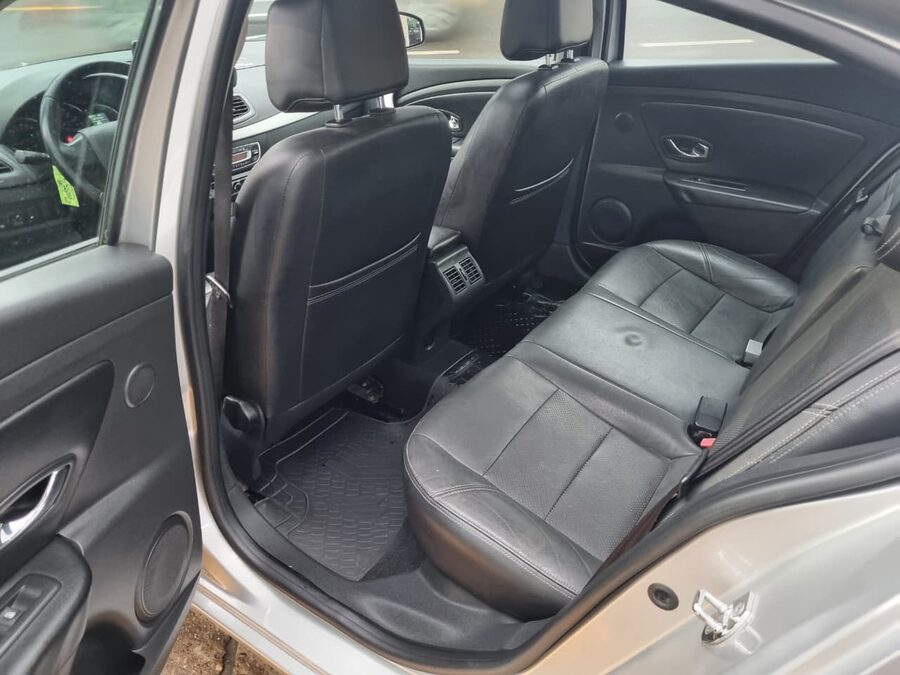 Exclusivo única mano Fluence 2.0 Luxe R-Link Cuir MT / 2014