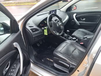 Exclusivo única mano Fluence 2.0 Luxe R-Link Cuir MT / 2014