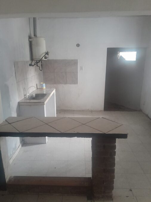 PARTICULAR ALQUILA CASA DOS DORMITORIOS