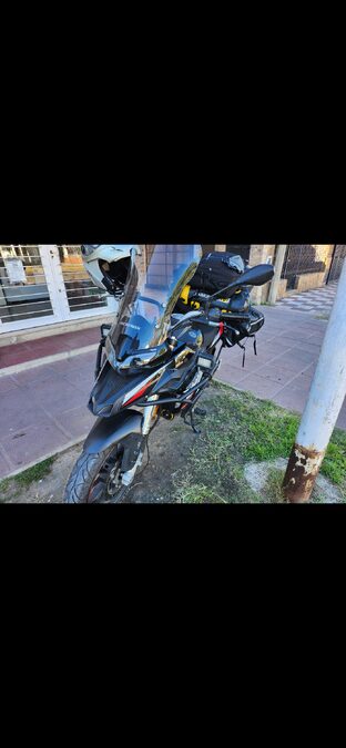 Vendo Benelli trk 251 año 2021