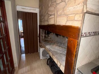 CASA APTA CRÉDITO EN VENTA - 3 DORM, COCHERA, PATIO Y QUINCHO