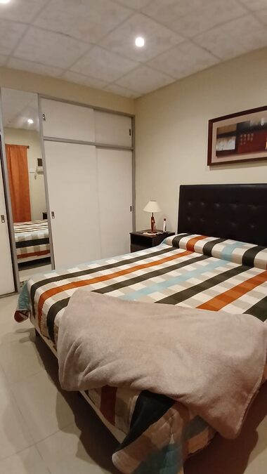 VENTA CASA 2 DORM CON COCHERA, PATIO CON PILETA Y QUINCHO - VILLA SEGUÍ Y GARRIGÓ